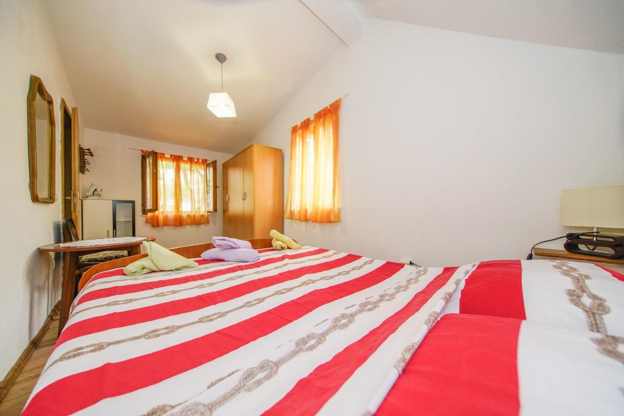 Holiday Home Jere Postira Luaran gambar