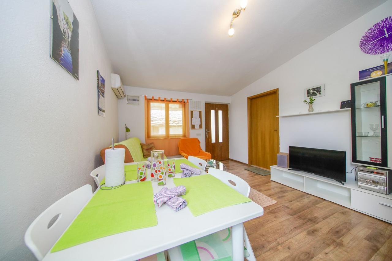 Holiday Home Jere Postira Luaran gambar